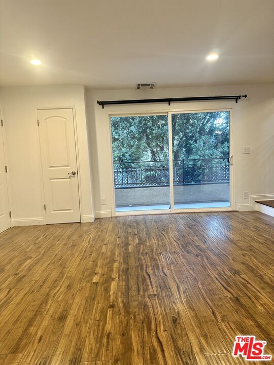 Photo - 6620 Hazeltine Ave Unidad 110