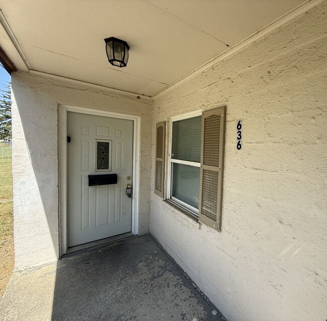 Photo - 636 S Wheatland Ave