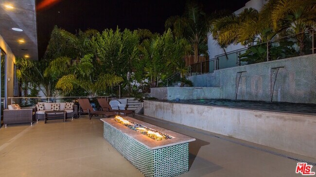 Photo - 6435 Weidlake Dr