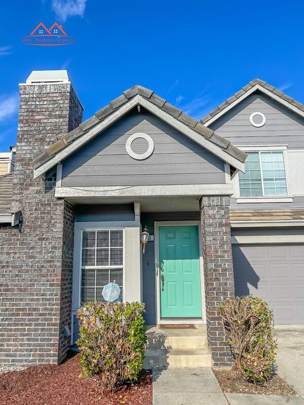Photo - 931 Coventry Cir