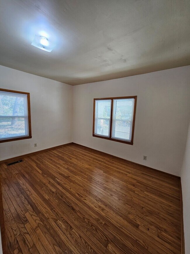 Photo - Spacious Home-Benton Stephens Neighborhood