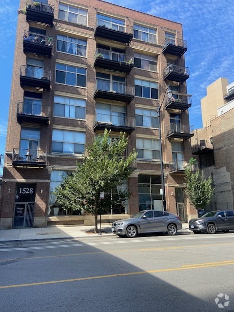 Building Photo - 1528 S Wabash Ave Unit 407 Rental