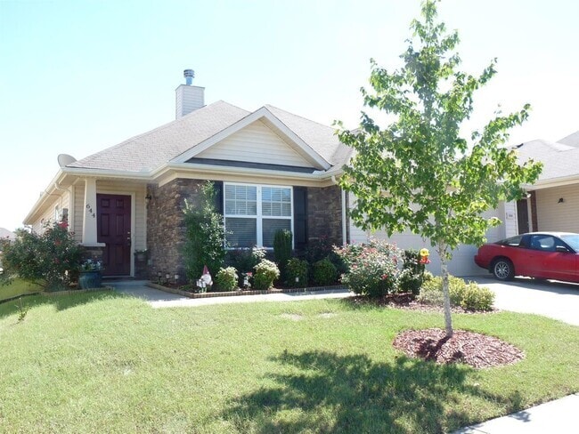 Building Photo - 644 Pemberton Dr Rental