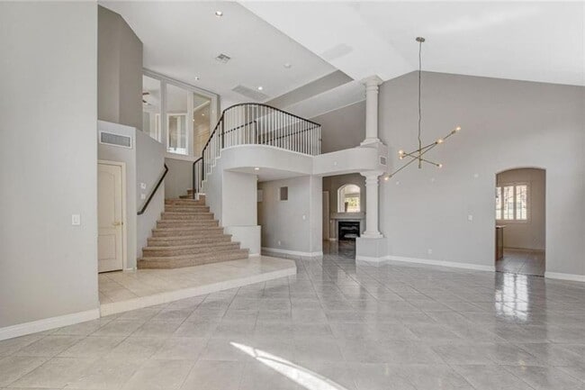 Photo - 1842 Bogey Way