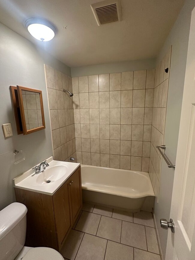 Photo - 18-24 Balzac Court Unit 18