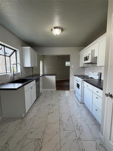 Photo - 7459 Mohawk Ave