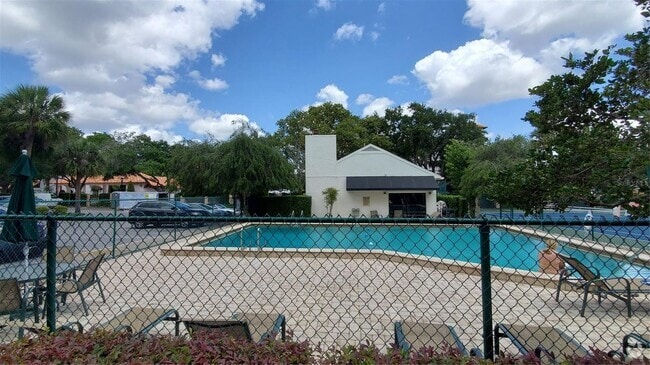 Building Photo - Gated Community Park West Rental