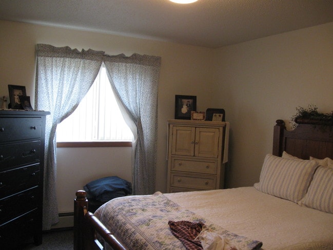 Photo - Circle Pines Apartments