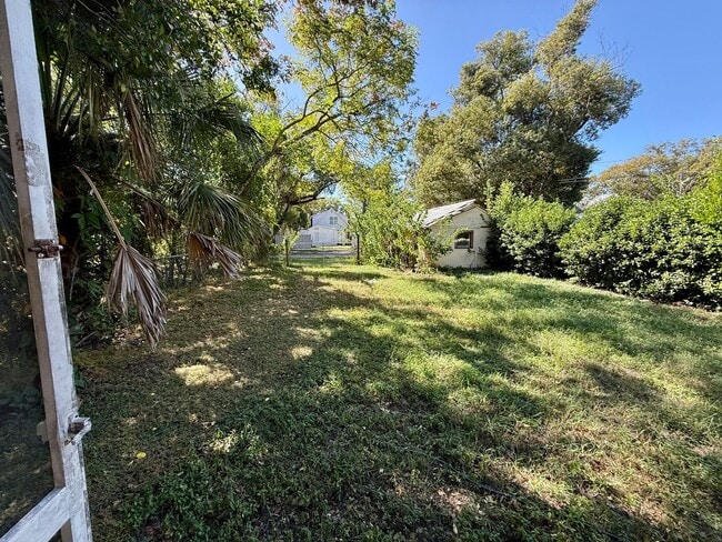 Photo - Affordable 1 Bedroom / 1 Bathroom Located ...