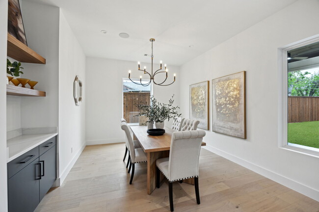 Photo - 3815 Hawick Ln