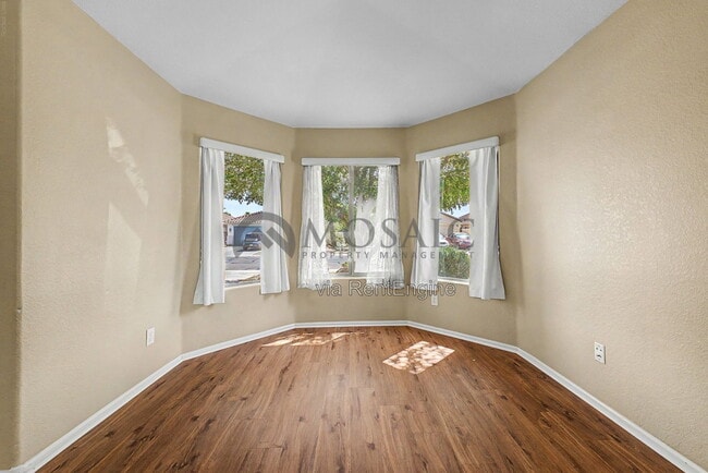 66 W Holstein Trail
