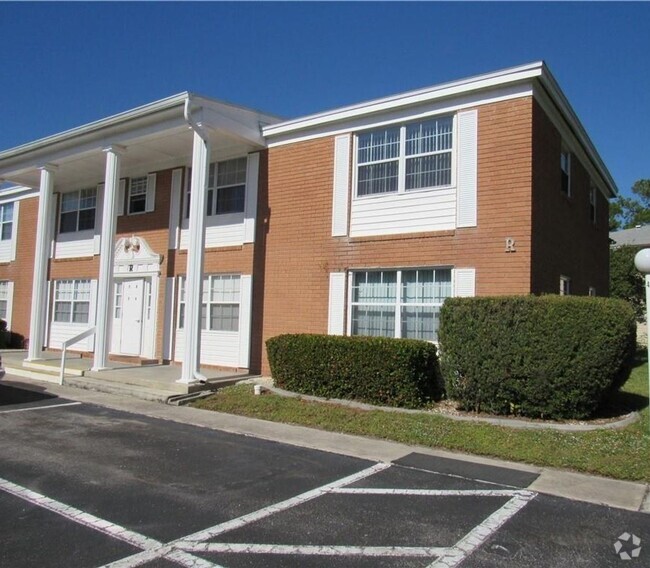 Building Photo - 2 bed/2 bath condo, 55+ community