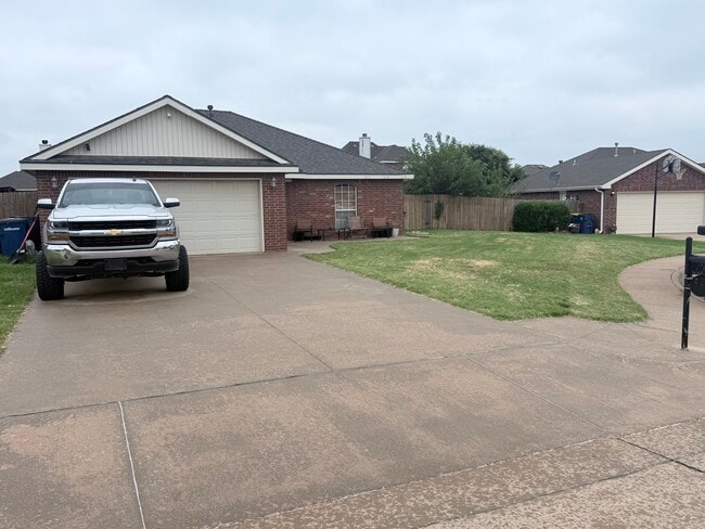Building Photo - 818 Kc Ct