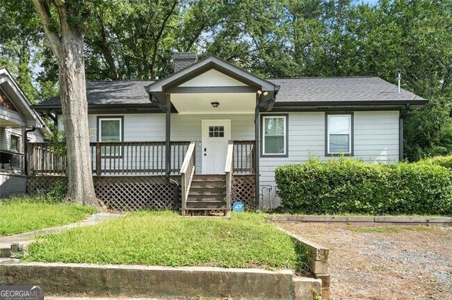 Photo - 1585 Archer St SW