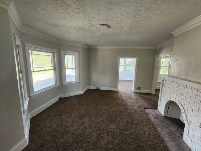 Building Photo - 974 Eddy Rd Unit 976  2 - Second Floor Rental