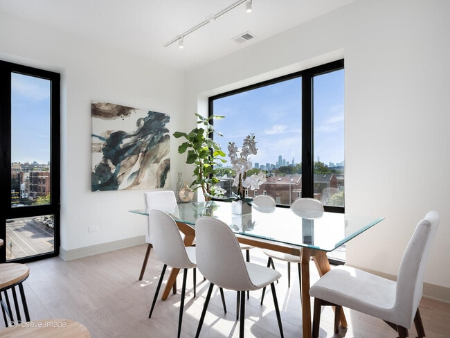 Photo - 3202 N Racine Ave Unidad 204