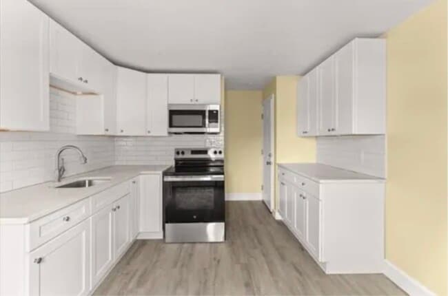 Building Photo - 29 St Casimir Ave Unit 1