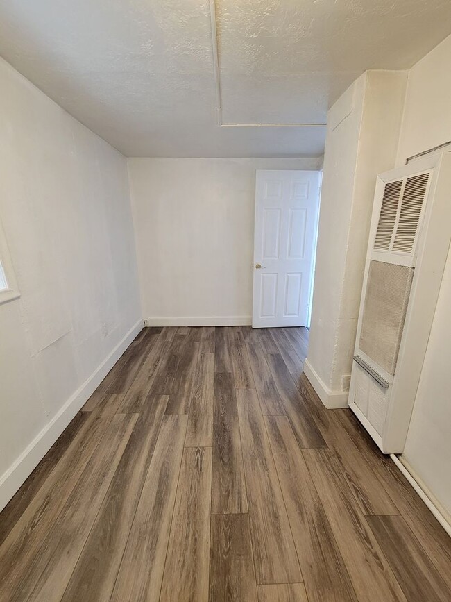 Photo - 1437 Cypress St Unit 1437 Back