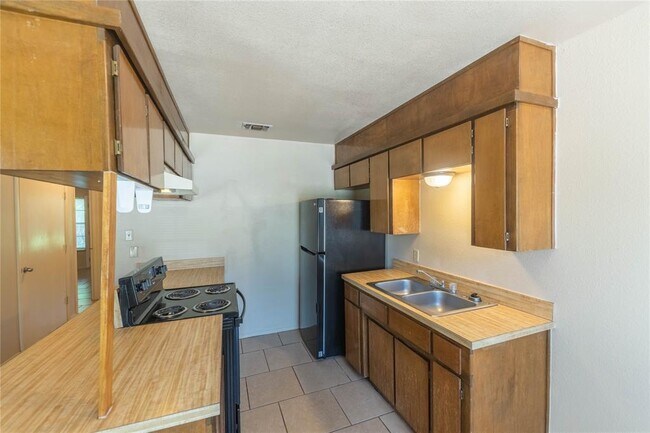 Photo - 705 North St