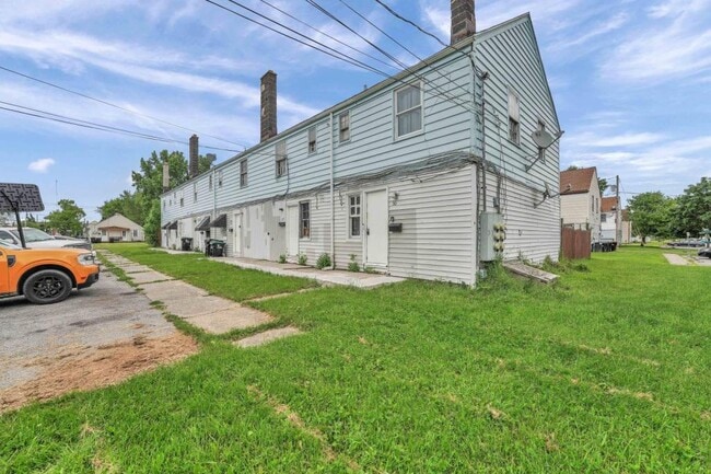 Building Photo - 28 Blackmore St Rental