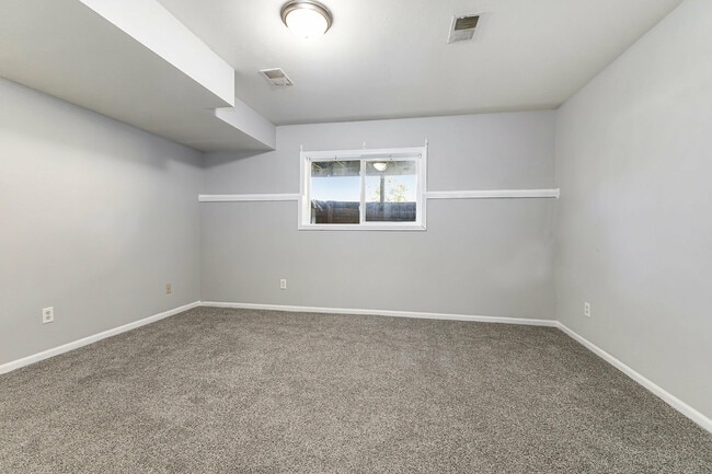 Photo - 902 Cedar Run Ct NW