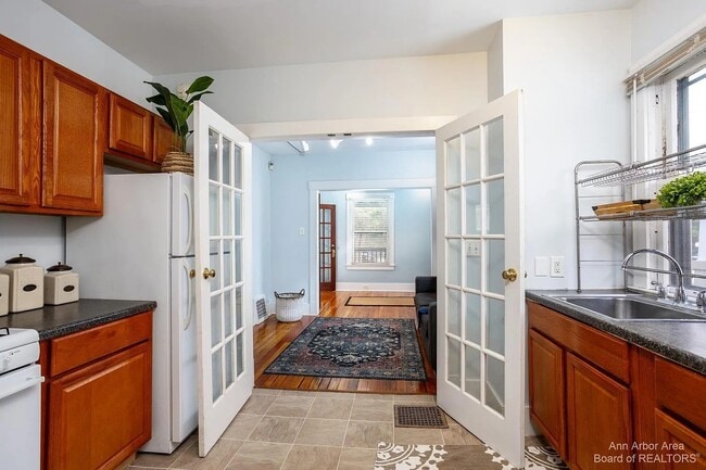 Building Photo - 1710 S State St Rental