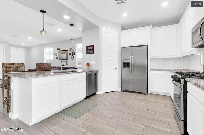 Photo - 327 W Tamarack Dr