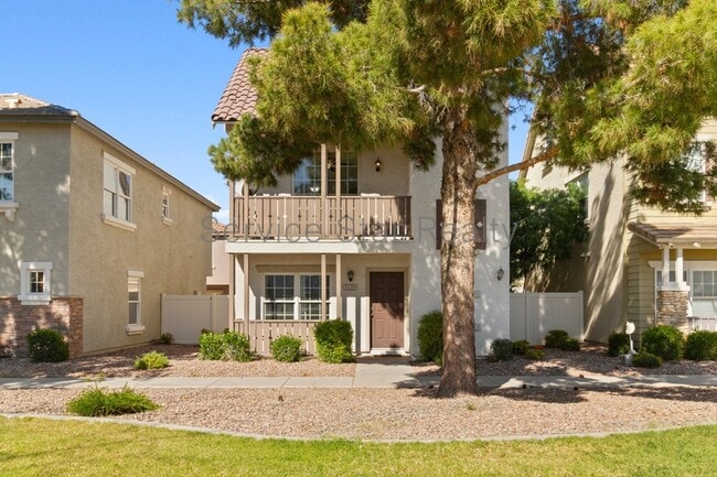 Building Photo - 2129 E Huntington Dr