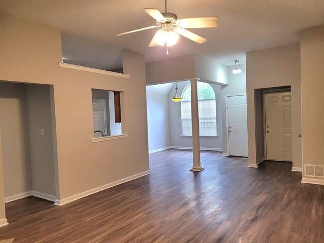 Photo - Highland Grove subdivision, Southaven schools
