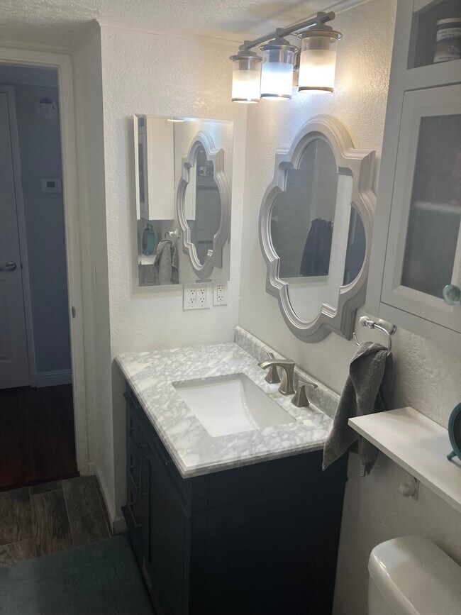 Photo - 1800 Club House Dr Unit 132