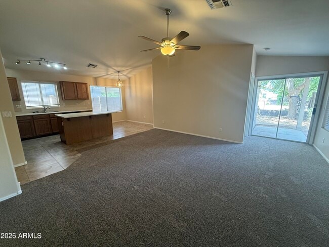 3236 E Kerry Ln
