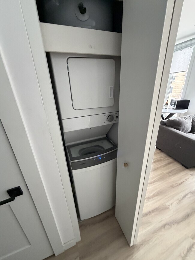 Photo - 316 Somerset St. E