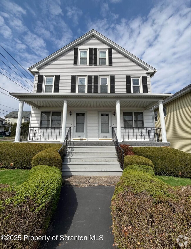 Building Photo - 1444 Thackery St Rental