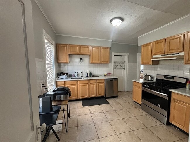 Building Photo - 14 Belknap St Unit 1 Rental