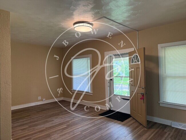 Photo - "Charming 3-Bed Home with Spacious Living in South Toledo.