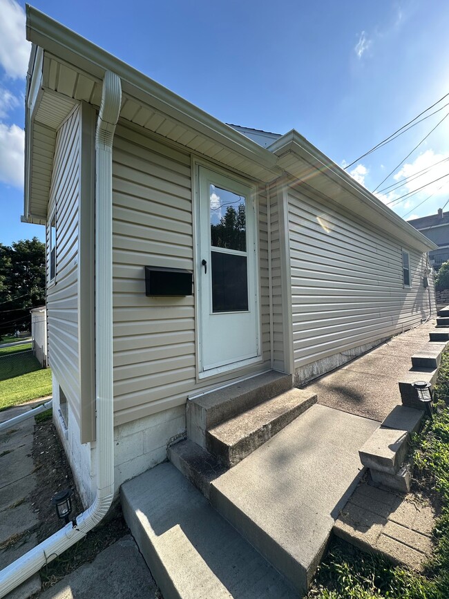 Photo - 2324 S 30th St