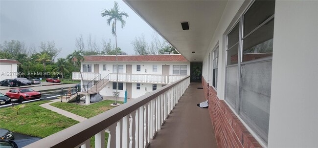 Photo - 1555 N 12th Ct Unit 8B