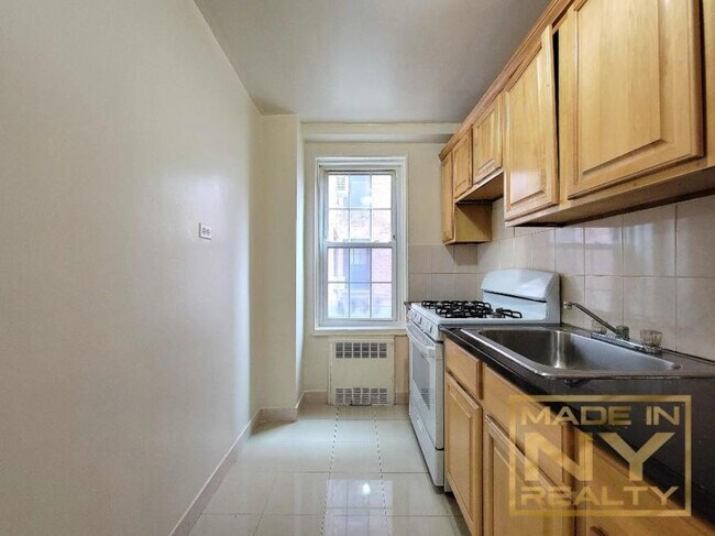 Building Photo - 1 bedroom in JAMAICA NY 11435 Unit 201