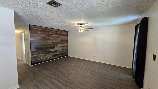 Photo - 2 Bed, 1.5 Bath private backyard