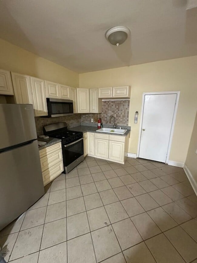 Photo - 3 Bedroom 1.5 Bathroom Home