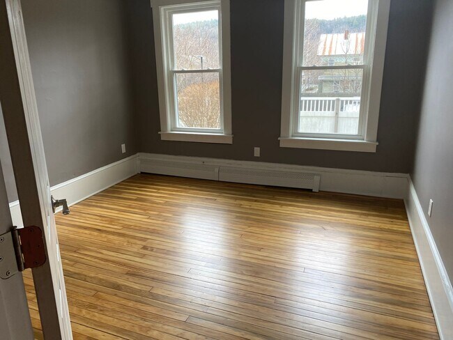 8 Union St.