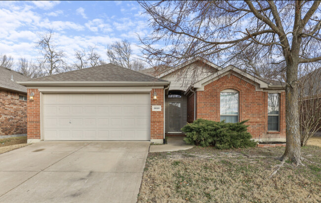 Front of the house - 2629 Leslie Ln Casa