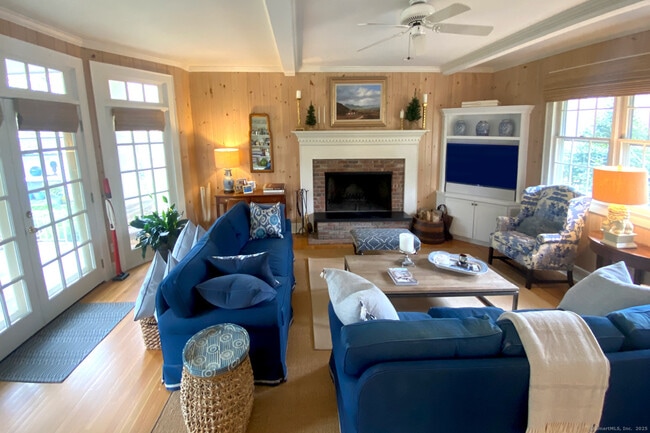 Photo - 95 Compo Rd N