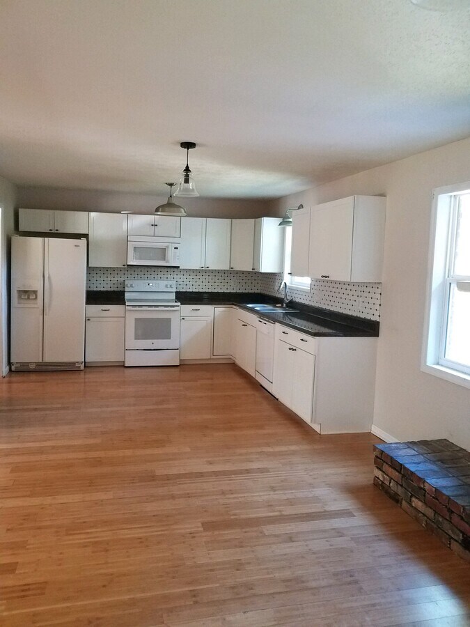 Photo - 5015 Buggy Ln