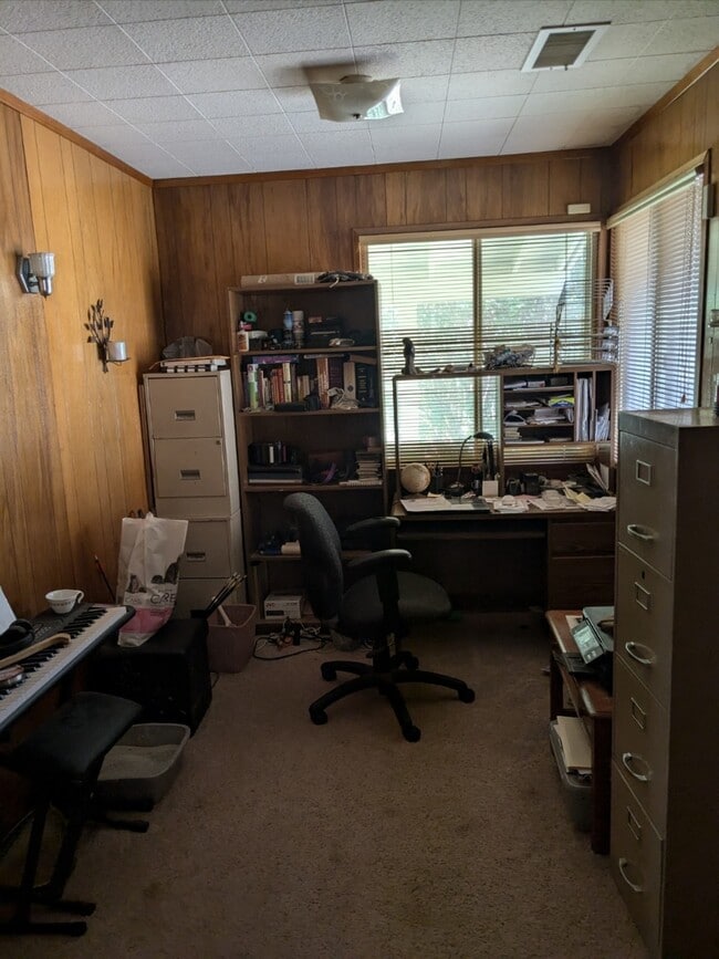 Building Photo - 22305 Canyon Way