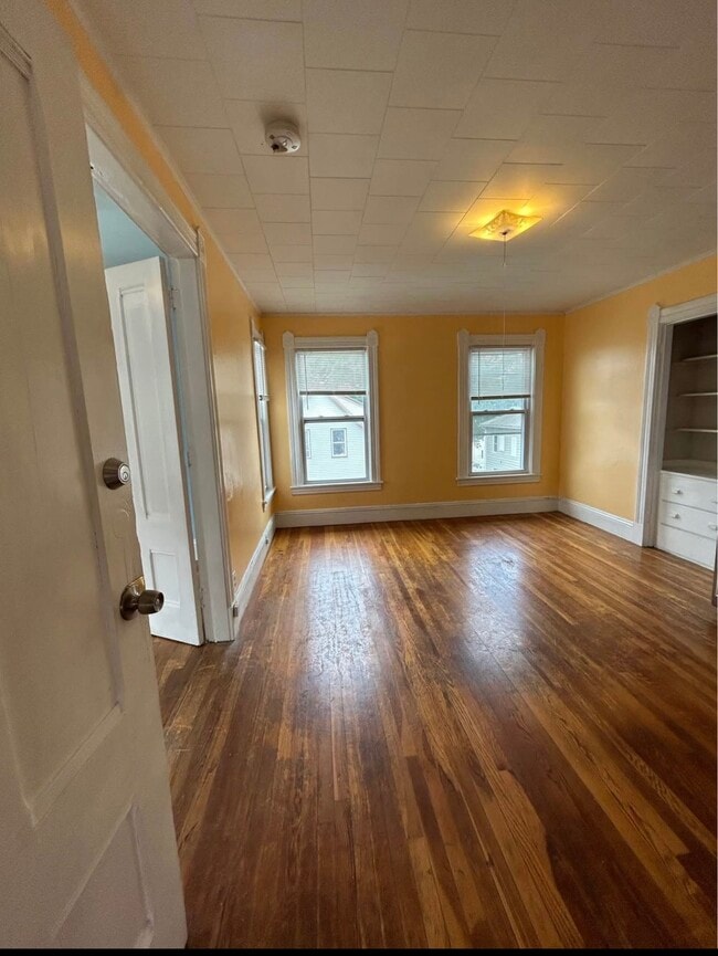 Photo - 32 Dix St Unit 3 bedrooms WPI area
