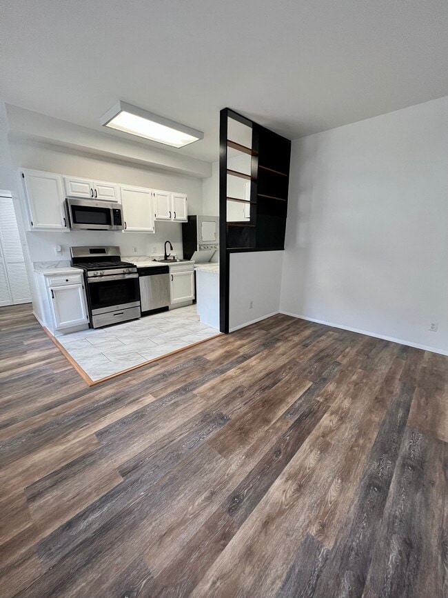 Photo - 1207 S Hanover St Unidad 2