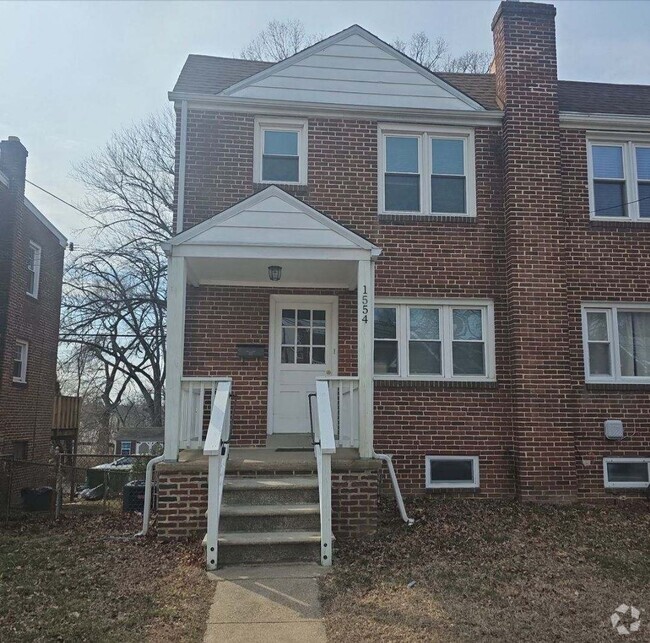 Building Photo - Townhouse in Cleland Heights