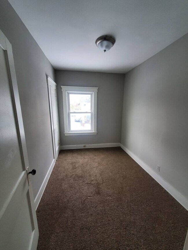 Photo - Charming 3-Bedroom Property in Prime Location (SECTION 8 VOUCHERS ACCEPTED)