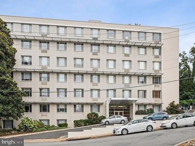 Building Photo - 1730 Arlington Blvd Unit 203 Rental